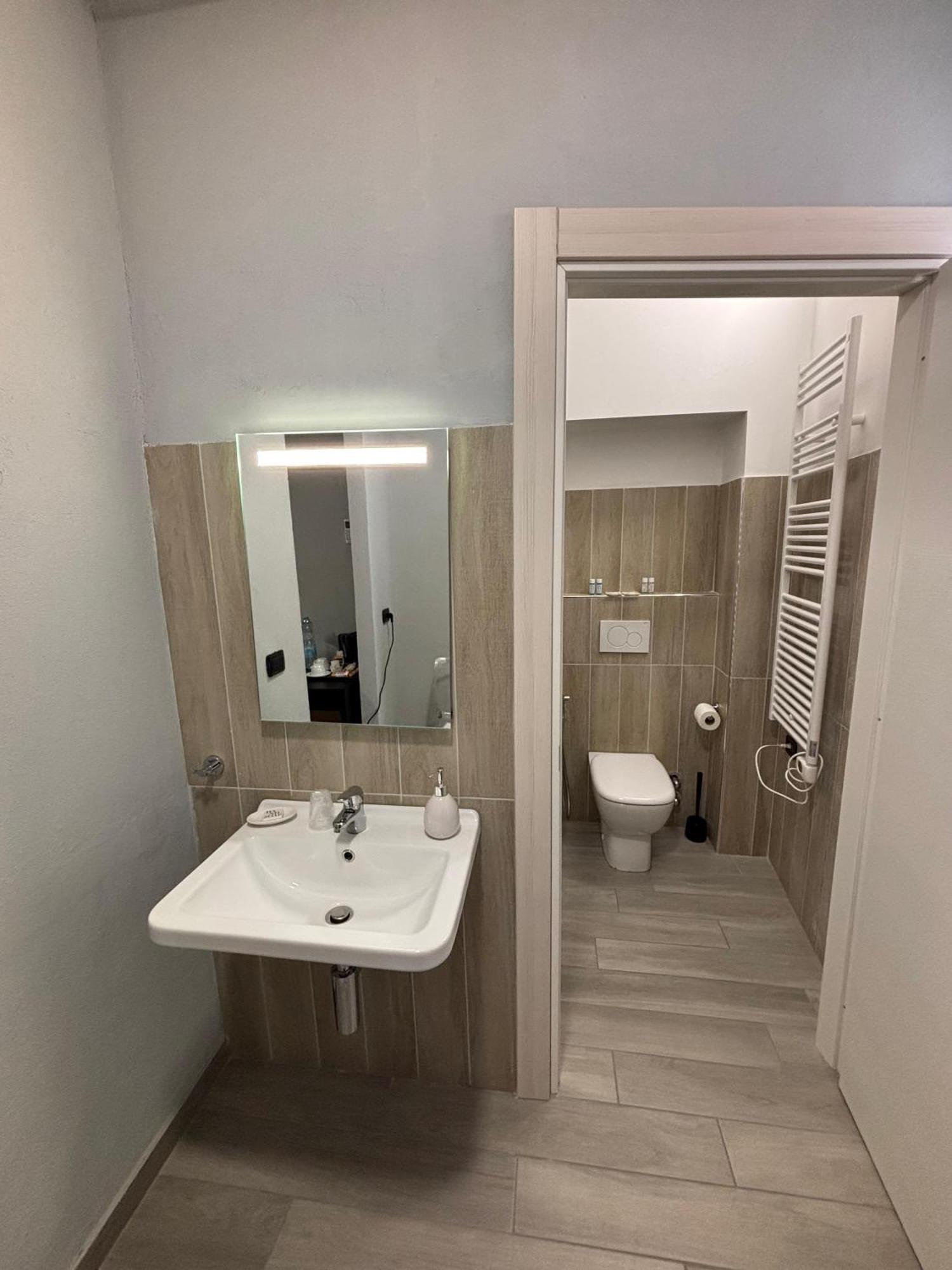 Domus Hotel 카셀토리네세 외부 사진